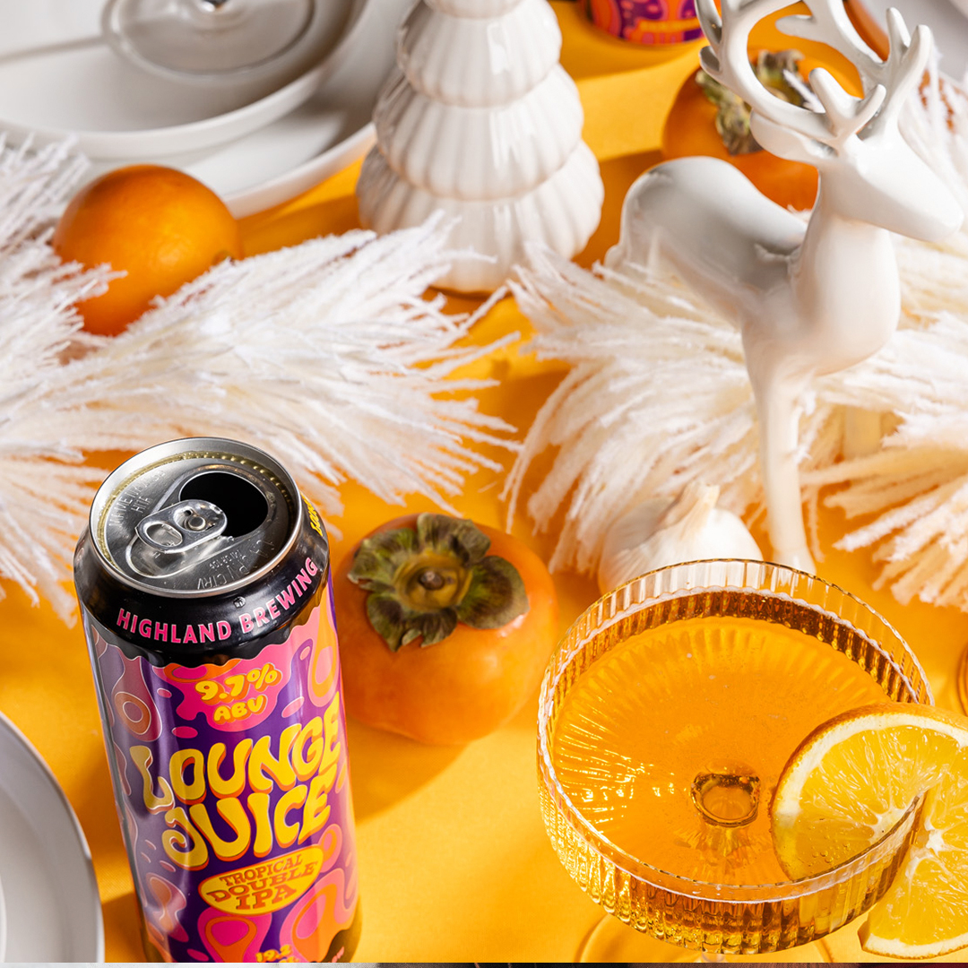 Lounge Juice Holiday Dinner Close-up